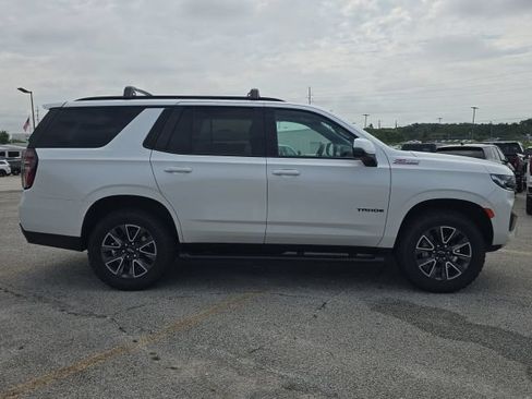 Used 2023 Chevrolet Tahoe Z71 w/ Z71 Off-Road Package AWD/4WD image 6