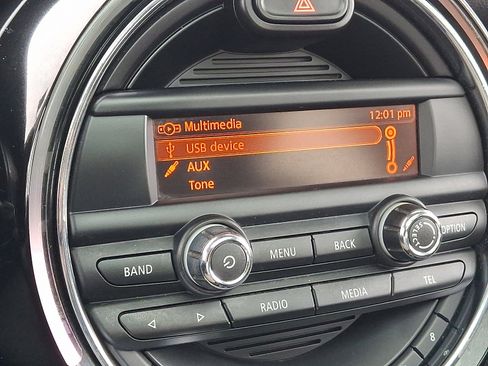 Used 2016 MINI Cooper 4-Door Hardtop image 18