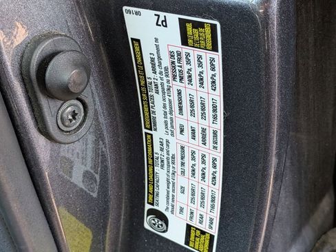 Used 2021 Toyota RAV4 LE image 17