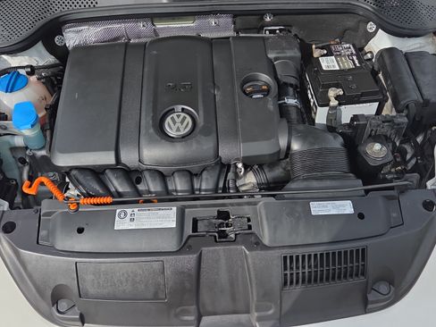 Used 2013 Volkswagen Beetle 2.5 FWD image 16