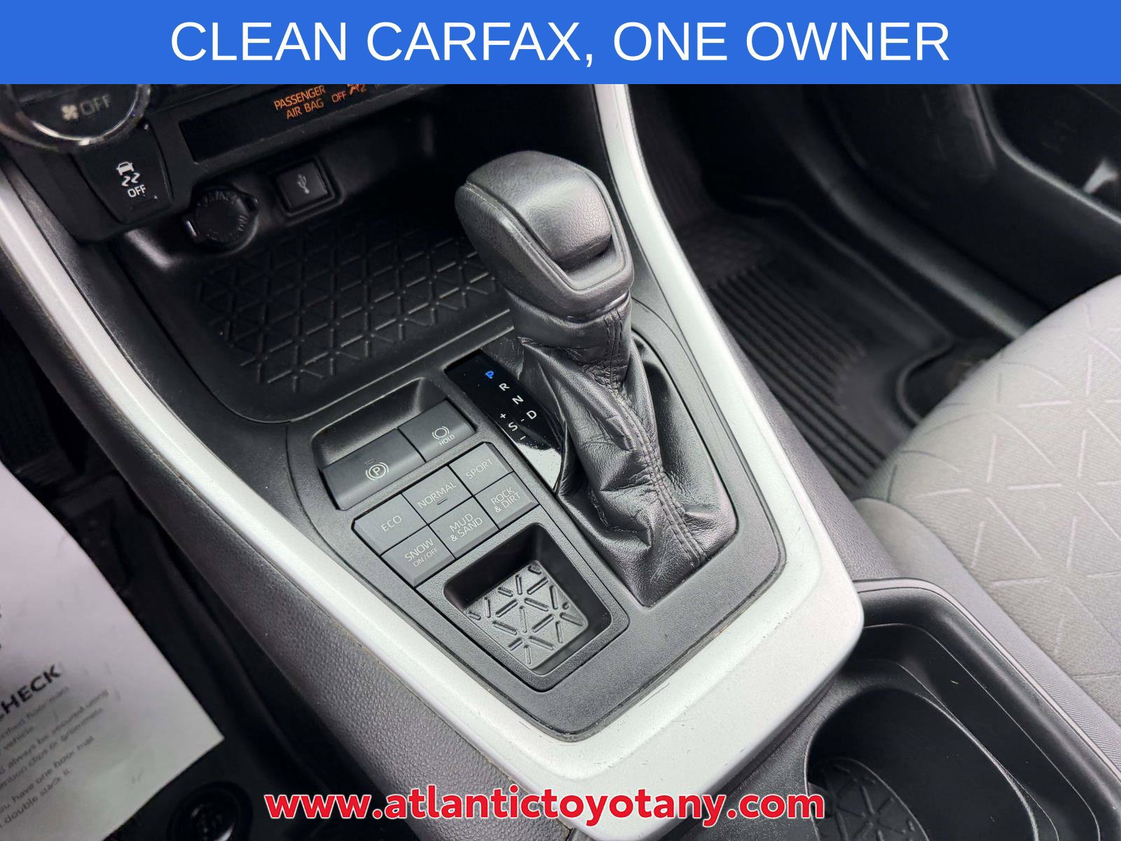 Used 2021 Toyota RAV4 XLE AWD/4WD image 25