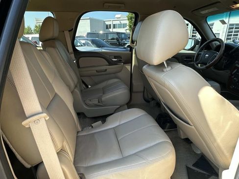 Used 2011 Chevrolet Tahoe LT w/ Luxury Package AWD/4WD image 13