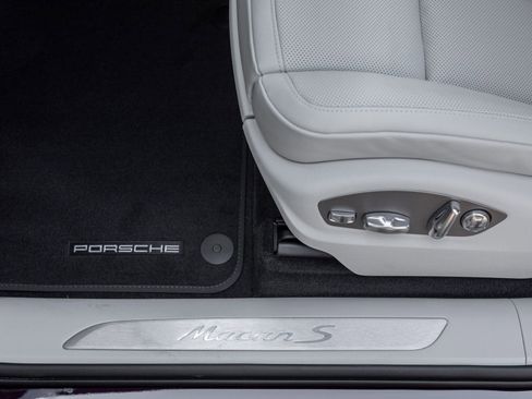 New 2026 Porsche Macan S AWD/4WD image 21