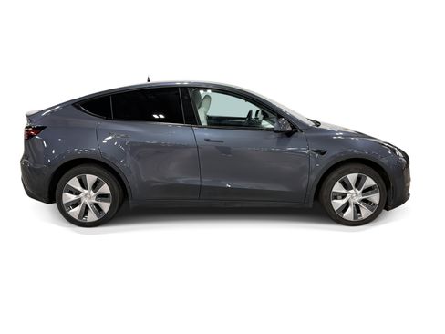 Certified 2023 Tesla Model Y Long Range AWD/4WD image 7