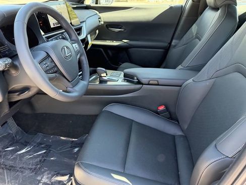 New 2026 Lexus UX 300h AWD image 18