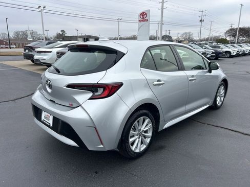 Used 2024 Toyota Corolla SE image 16