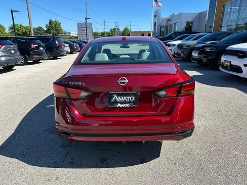 Used 2025 Nissan Altima 2.5 SV FWD image 8