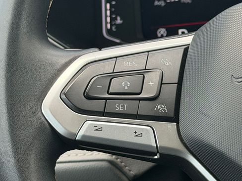 Certified 2022 Volkswagen Taos SEL AWD/4WD image 17