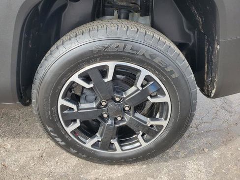 Used 2023 Jeep Renegade Trailhawk w/ Trailhawk Elite Group AWD/4WD image 30