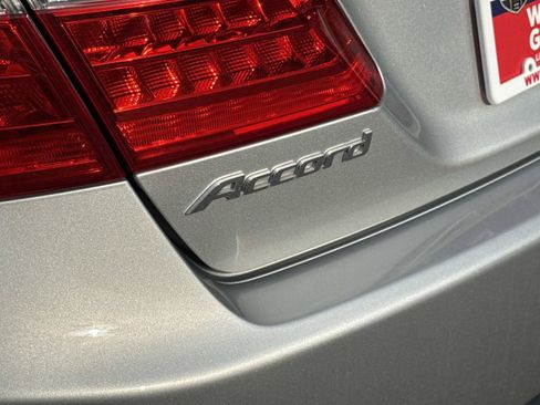 Used 2015 Honda Accord Hybrid Sedan image 10