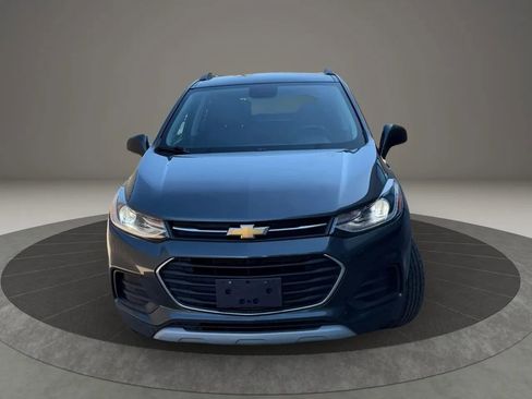Used 2017 Chevrolet Trax LT w/ LT Convenience Package AWD/4WD image 1
