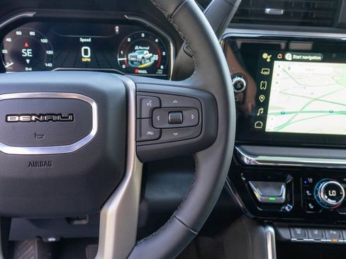 Used 2025 GMC Sierra 2500 Denali w/ Denali Reserve Package image 18