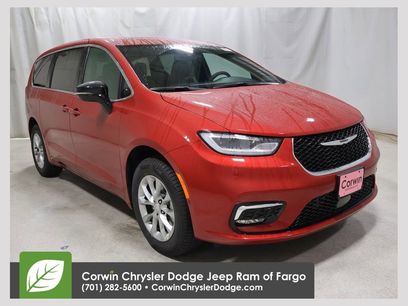 New 2026 Chrysler Pacifica Select