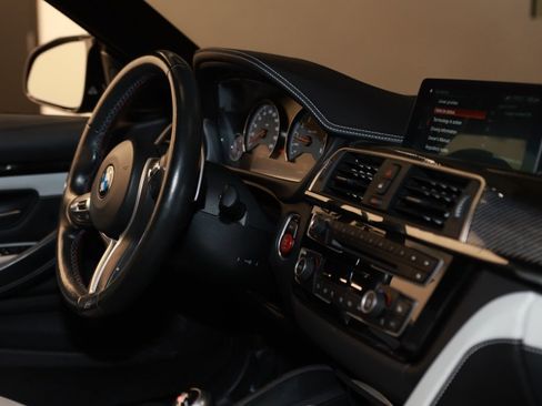 Used 2019 BMW M4 Coupe w/ Executive Package image 17
