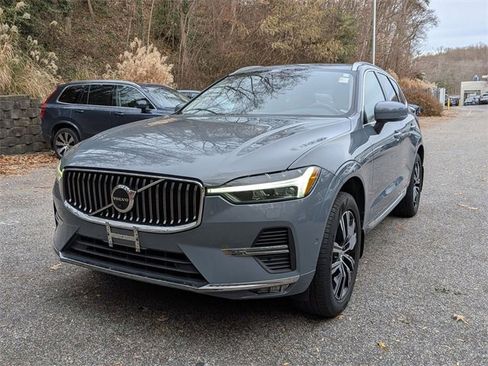 Certified 2022 Volvo XC60 B5 Inscription w/ Advanced Package image 3