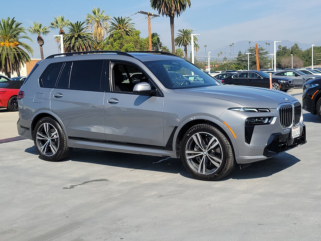 Used 2026 BMW X7 xDrive40i AWD/4WD image 4