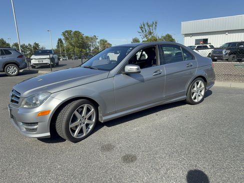 Used 2014 Mercedes-Benz C 300 4MATIC Sedan image 3