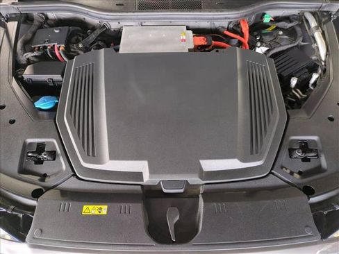 Used 2019 Audi e-tron Prestige w/ Prestige Package AWD/4WD image 25
