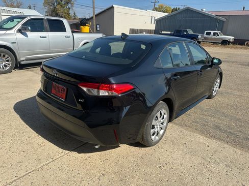 Used 2025 Toyota Corolla LE FWD image 6