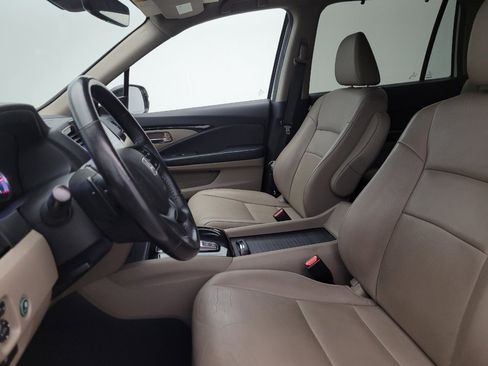 Used 2019 Honda Pilot Touring image 17
