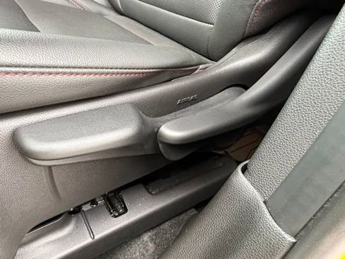 Used 2024 Chevrolet Trax RS w/ Driver Confidence Package image 28