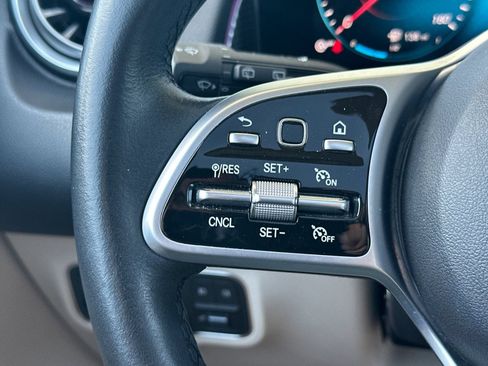Used 2022 Mercedes-Benz GLB 250 image 26