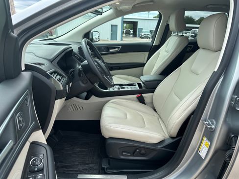 Used 2022 Ford Edge Titanium w/ Equipment Group 301A image 11