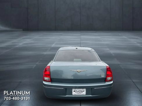 Used 2006 Chrysler 300 Touring RWD image 5