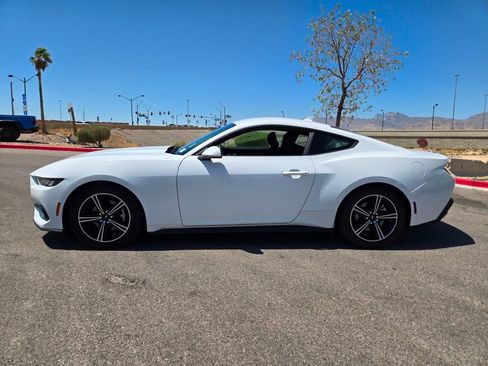 Used 2024 Ford Mustang Coupe RWD image 4