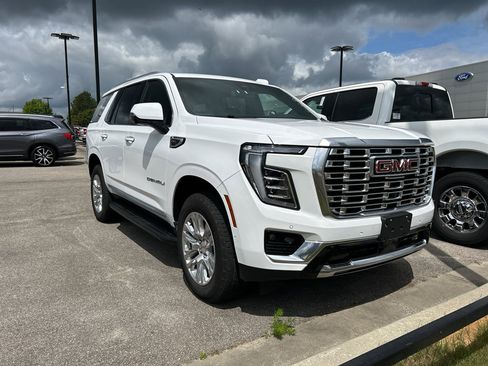 Used 2025 GMC Yukon Denali AWD/4WD image 2