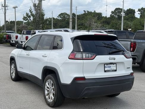 Used 2019 Jeep Cherokee Latitude w/ Popular Appearance Group FWD image 2