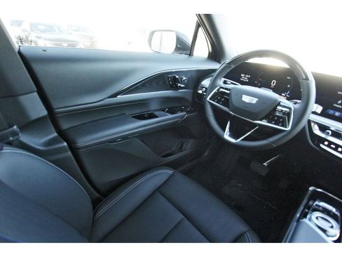 New 2026 Cadillac Lyriq Luxury image 8