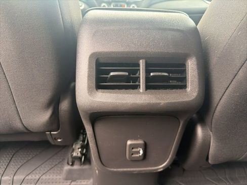 Used 2022 Chevrolet Equinox LT w/ Driver Convenience Package AWD/4WD image 25