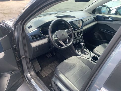 Used 2024 Volkswagen Taos SE image 10