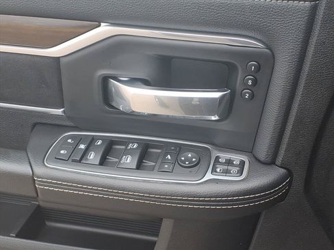 Used 2024 RAM 2500 Laramie AWD/4WD image 18