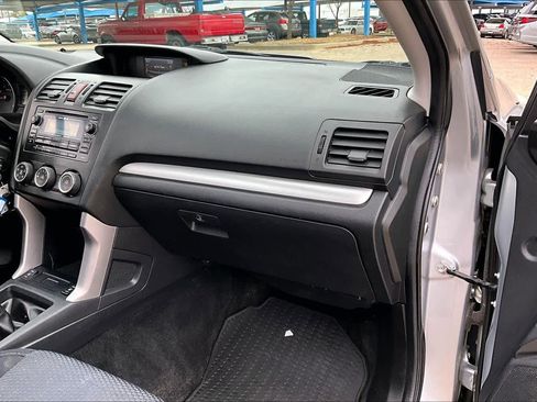 Used 2015 Subaru Forester 2.5i Premium image 18