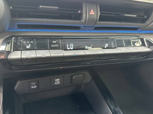 Used 2026 Toyota Prius LE FWD image 27