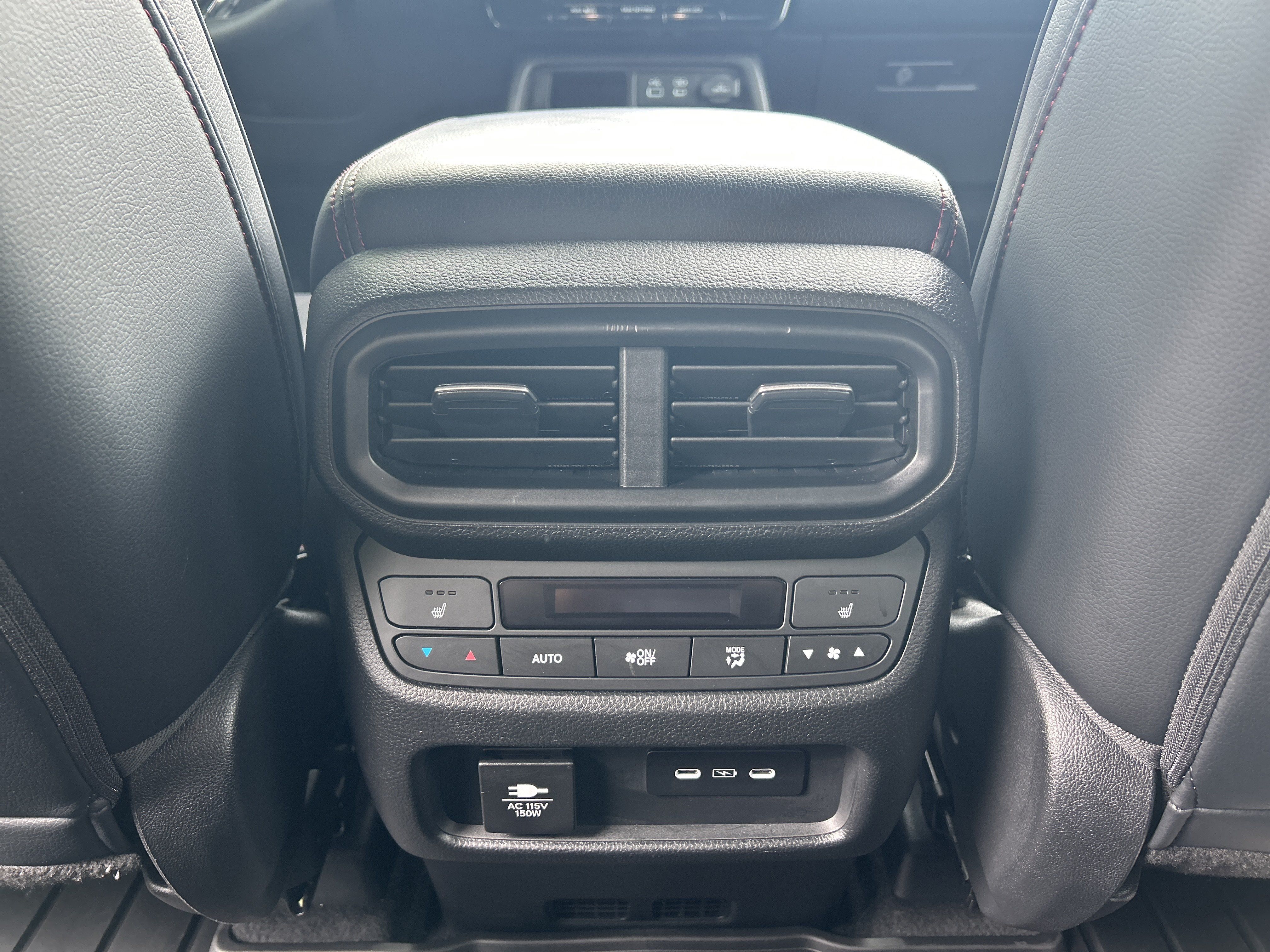 Certified 2025 Honda Pilot Black Edition image 28