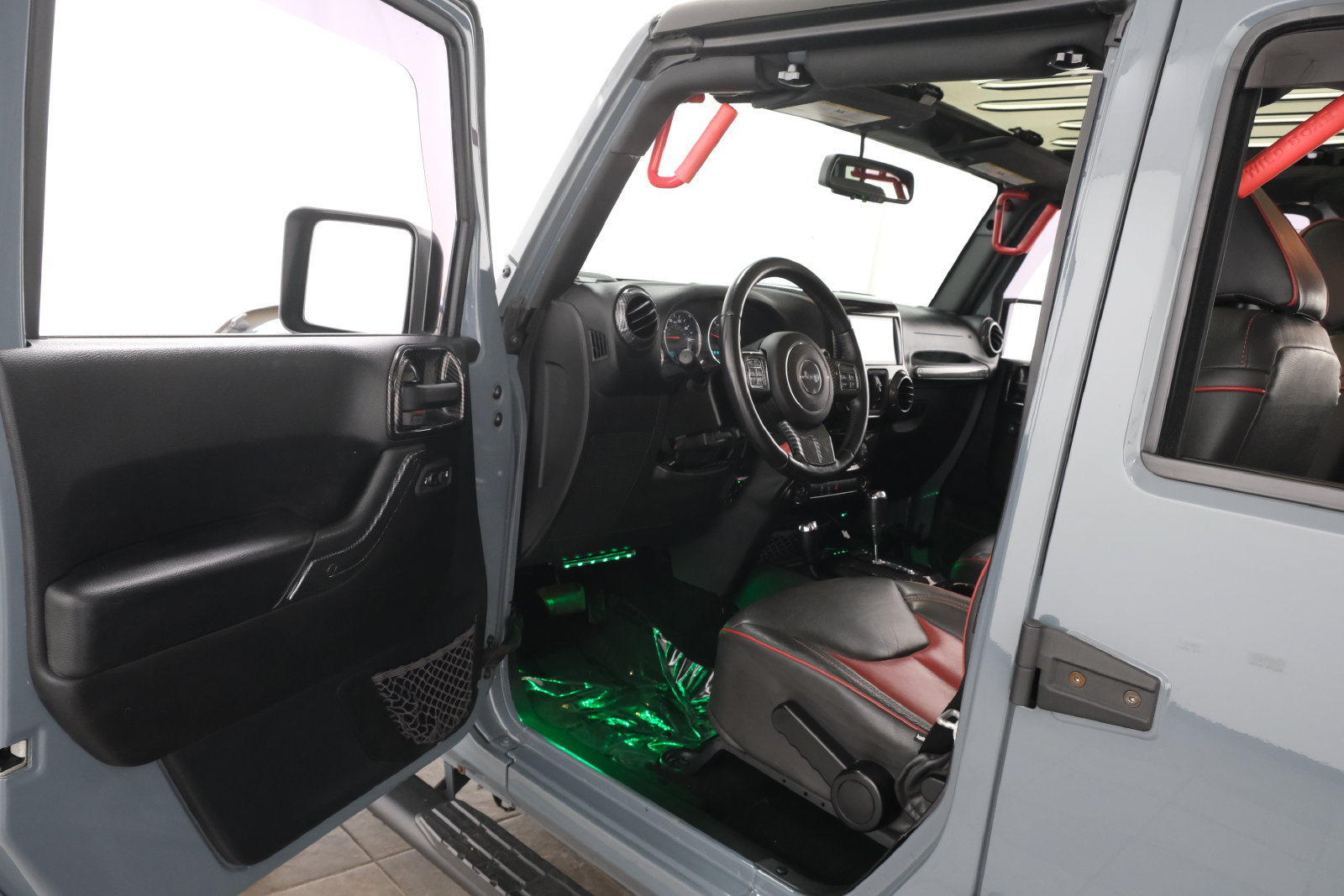 Used 2015 Jeep Wrangler Unlimited Sport w/ Quick Order Package 24S AWD/4WD image 25
