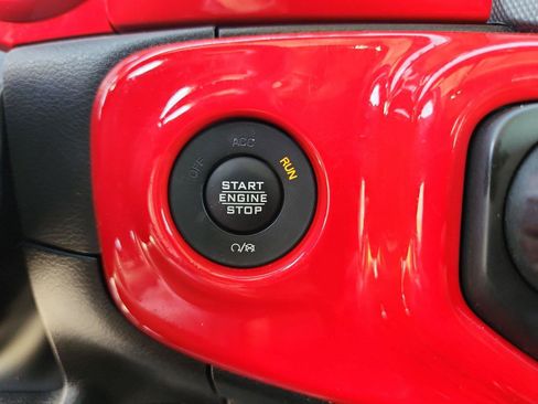 Used 2022 Jeep Wrangler Unlimited Sahara w/ Cold Weather Group AWD/4WD image 17