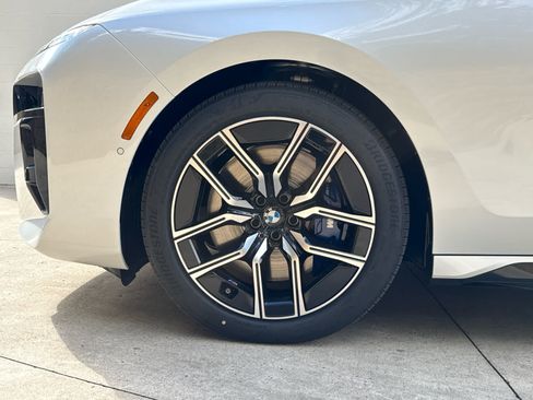 Used 2026 BMW 740i xDrive w/ Premium Package AWD/4WD image 6