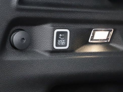 New 2025 Jeep Grand Cherokee L Altitude image 8