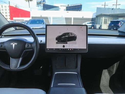 Used 2023 Tesla Model Y Long Range image 12