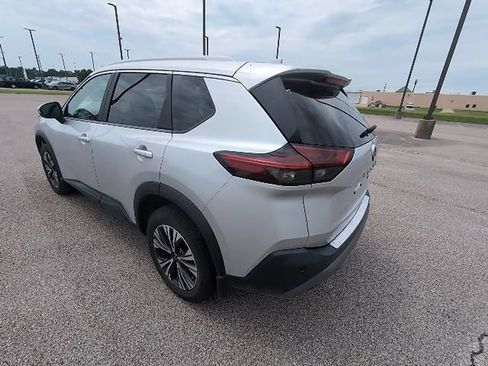 Used 2023 Nissan Rogue SV w/ SV Premium B Package FWD image 9