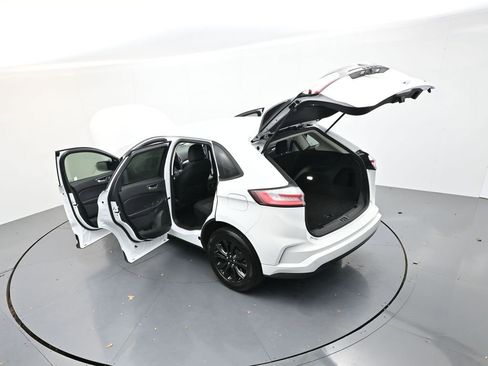 Used 2024 Ford Edge SE w/ Black Appearance Package image 27