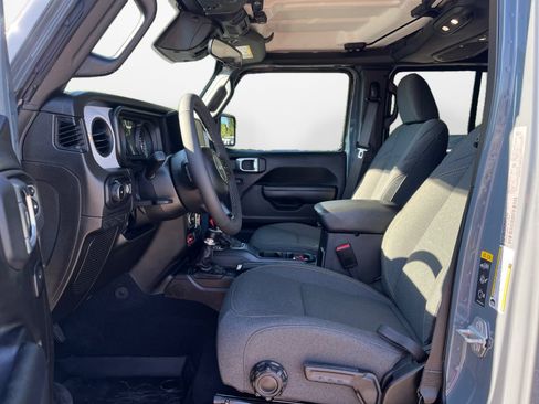 Used 2026 Jeep Wrangler Unlimited Sport AWD/4WD image 11