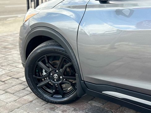 Used 2020 Nissan Kicks SR w/ SR Premium Package image 14