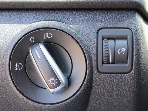 Used 2014 Volkswagen Tiguan SEL image 26