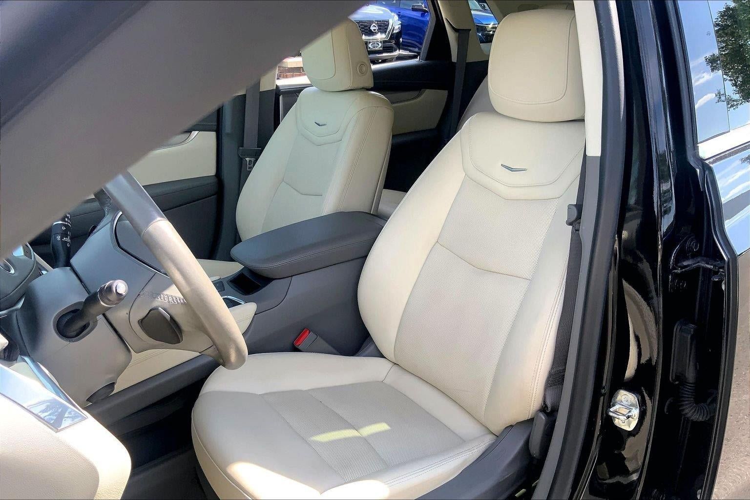 Used 2020 Cadillac XT5 Premium Luxury AWD/4WD image 23