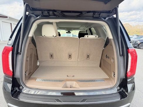 Used 2021 GMC Yukon Denali w/ Denali Premium Package image 8